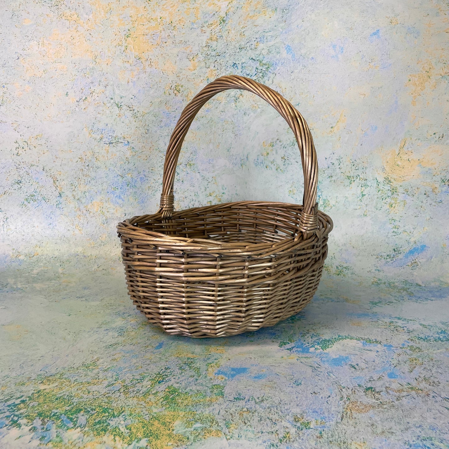 Wicker Shopping Basket in Antique Wash