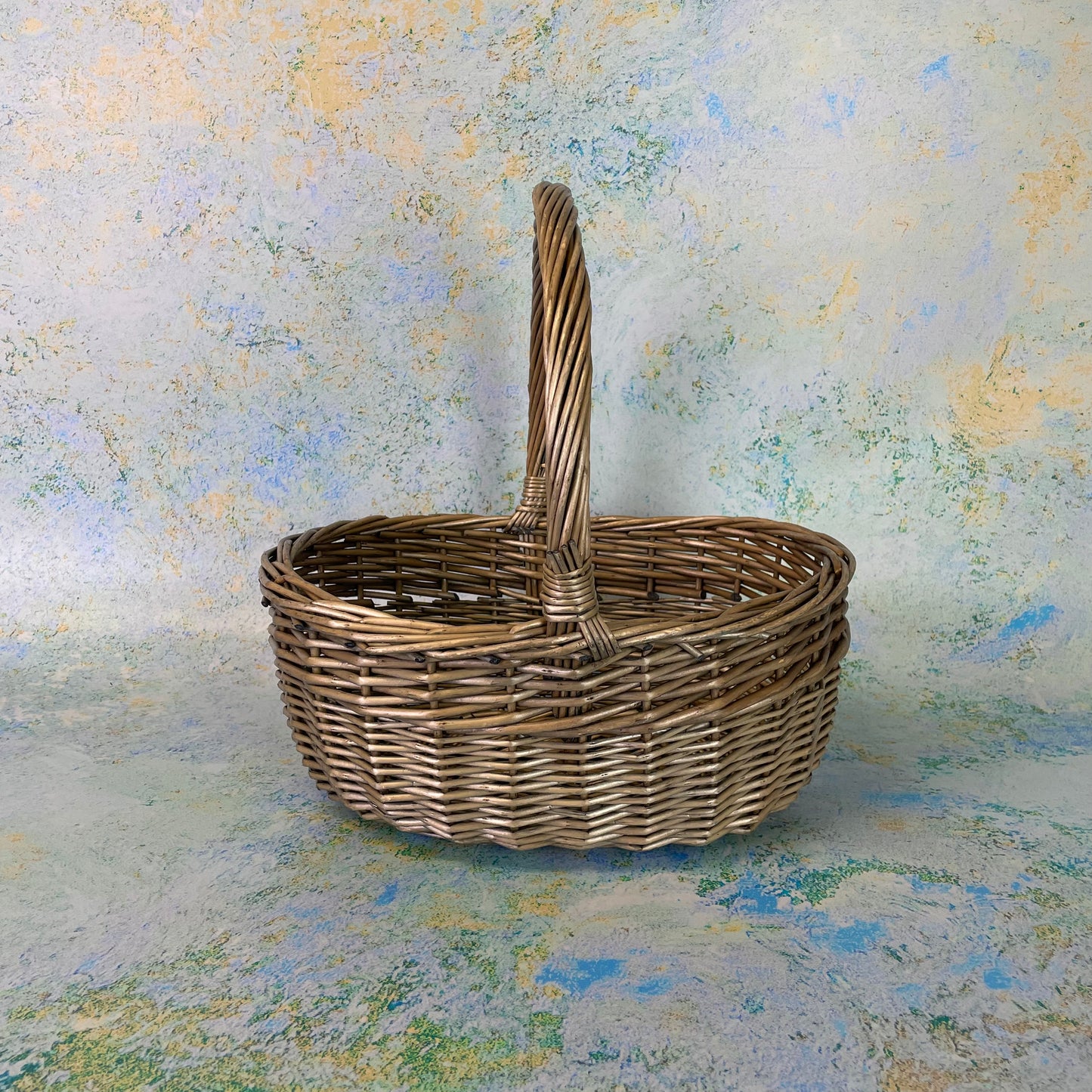 Wicker Shopping Basket in Antique Wash