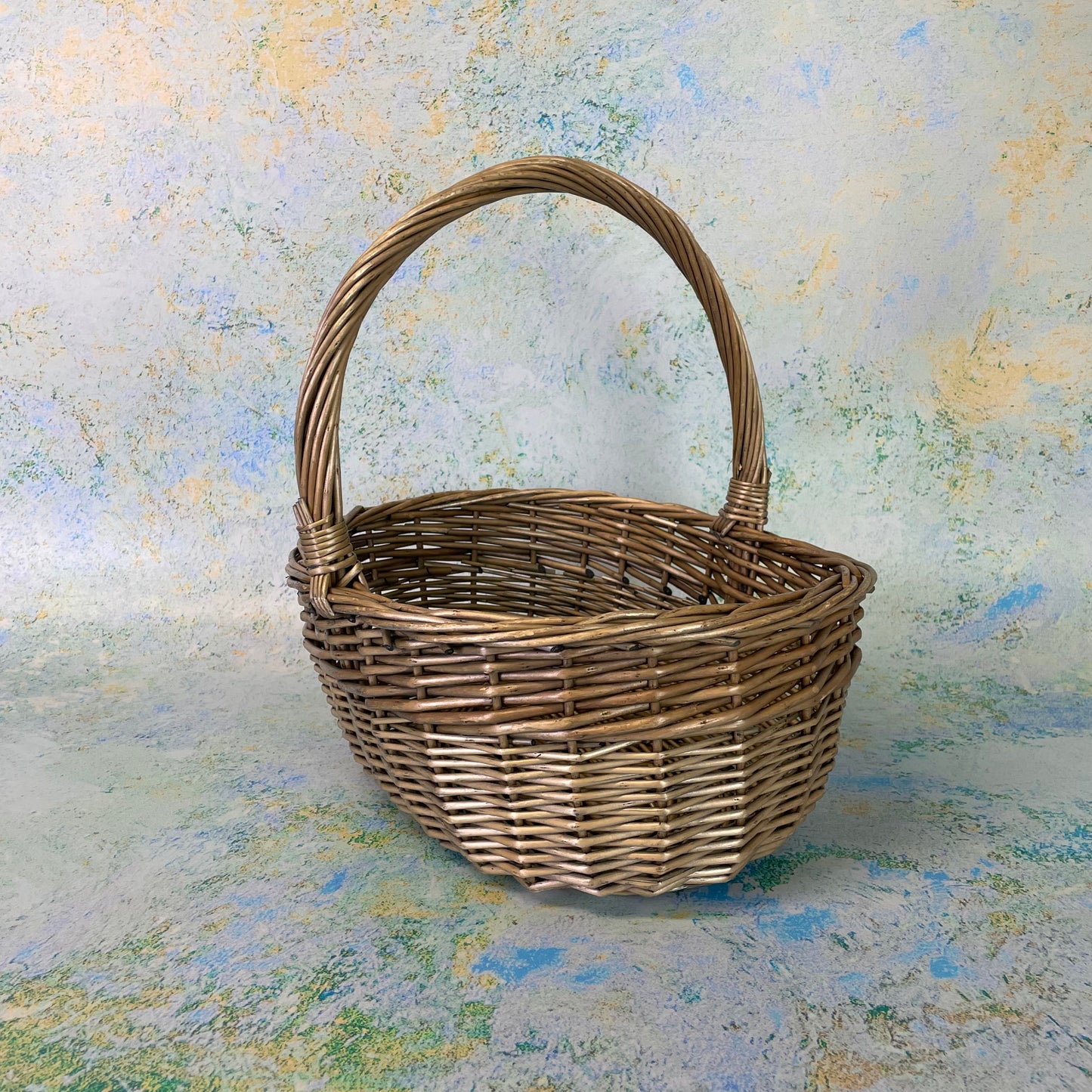 Antiqued Wash Christmas  Display Basket