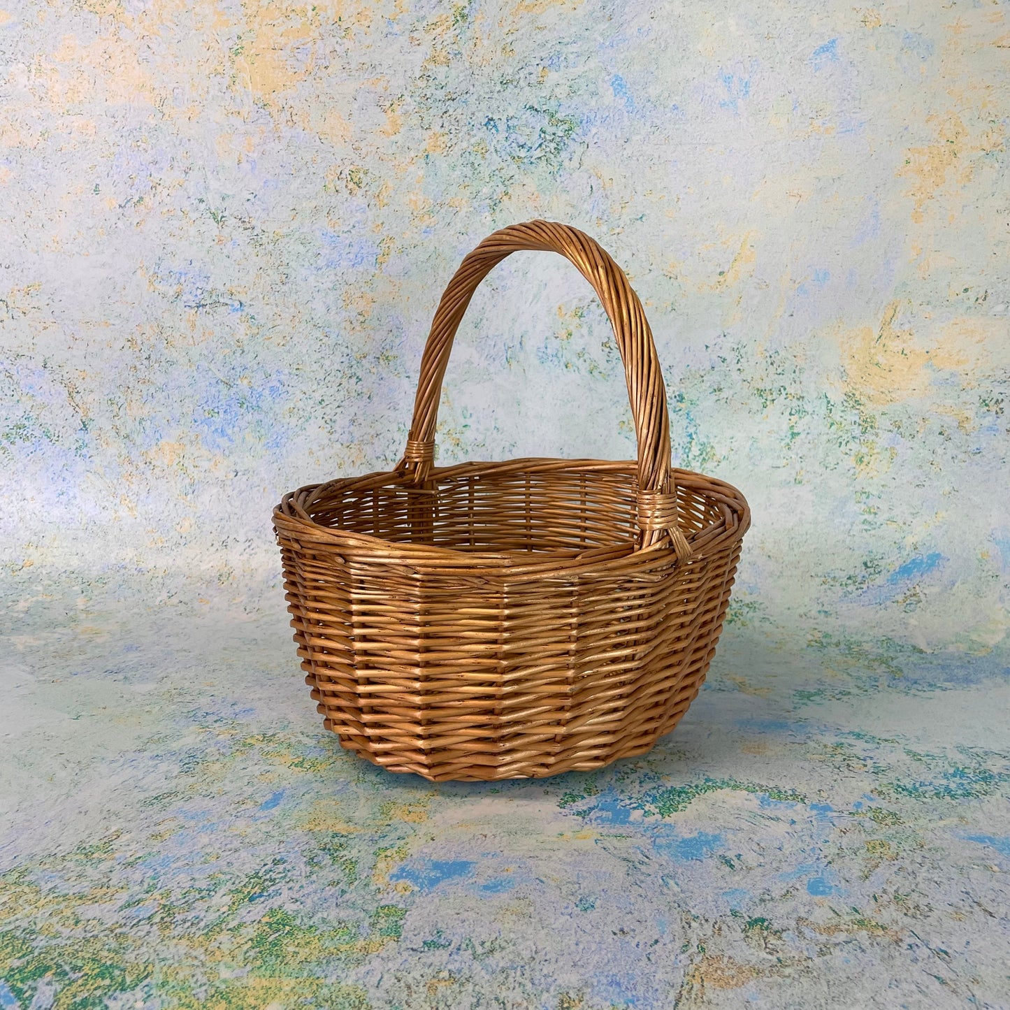 Compact Wicker Foraging Basket