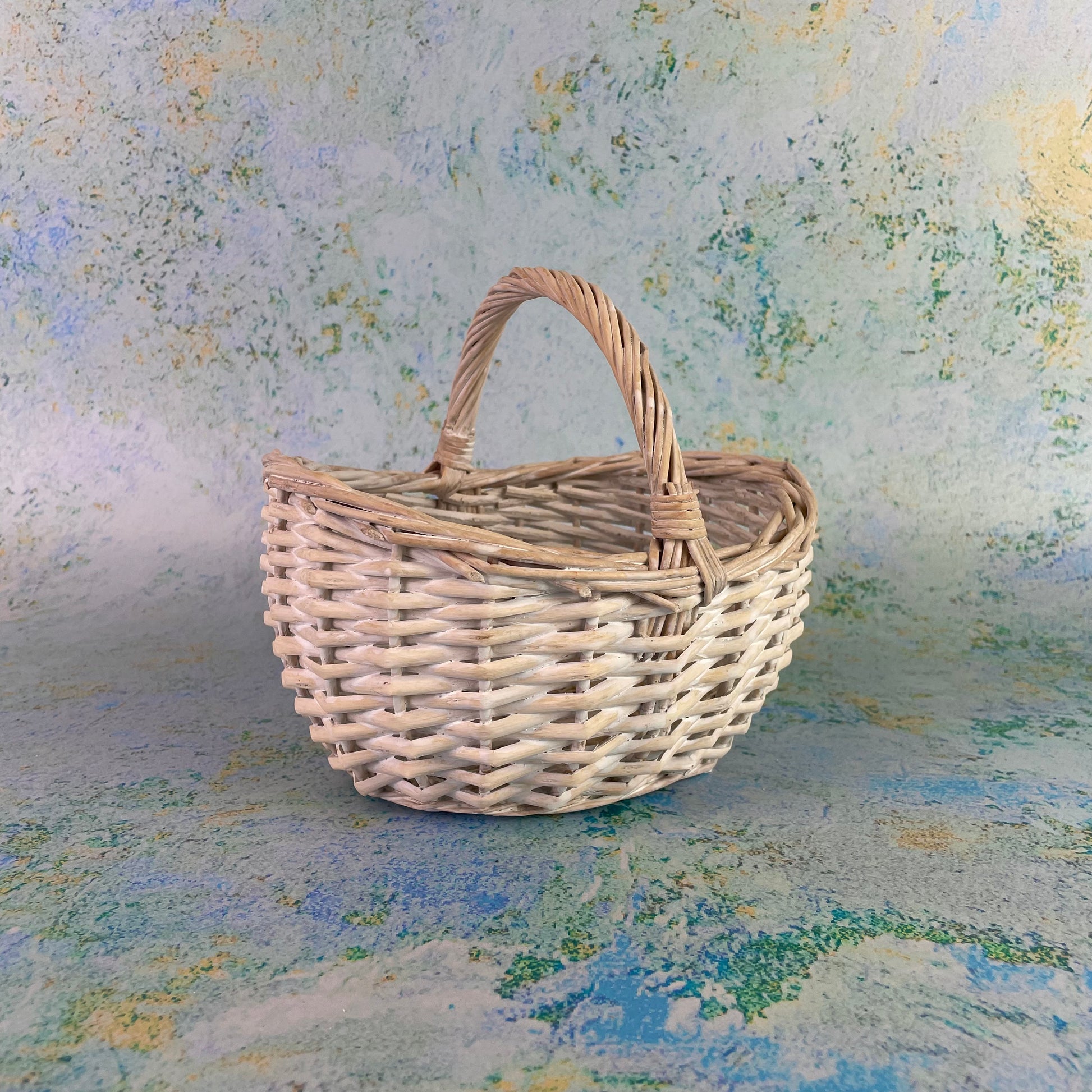 Small Easter Egg Hunt Basket - White Wicker – Basket Barn