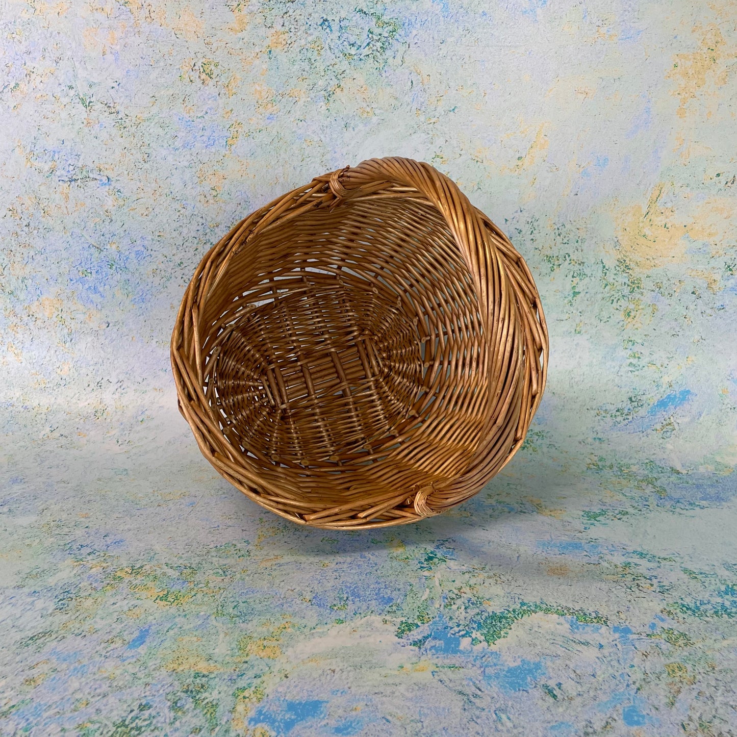 Compact Wicker Foraging Basket